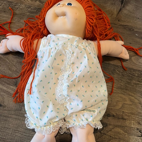 Vintage Cabbagepatch Kids Theresa Doll from 1982 - Picture 12 of 15